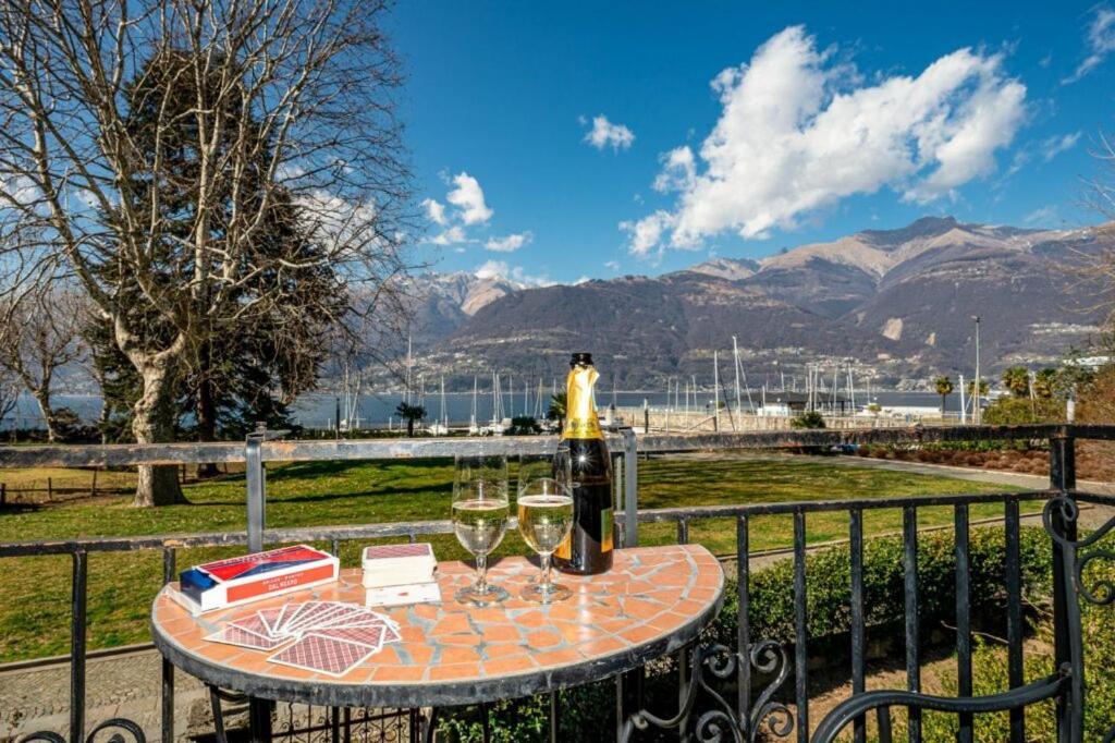 Villa Lago Foreground - Pet Friendly Stay- Garden-Parking-Lake View- Bike Friendly Holiday House Colico Buitenkant foto