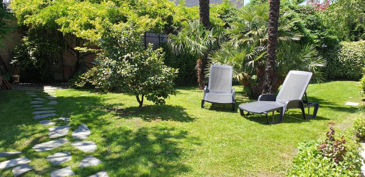 Villa Lago Foreground - Pet Friendly Stay- Garden-Parking-Lake View- Bike Friendly Holiday House Colico Buitenkant foto